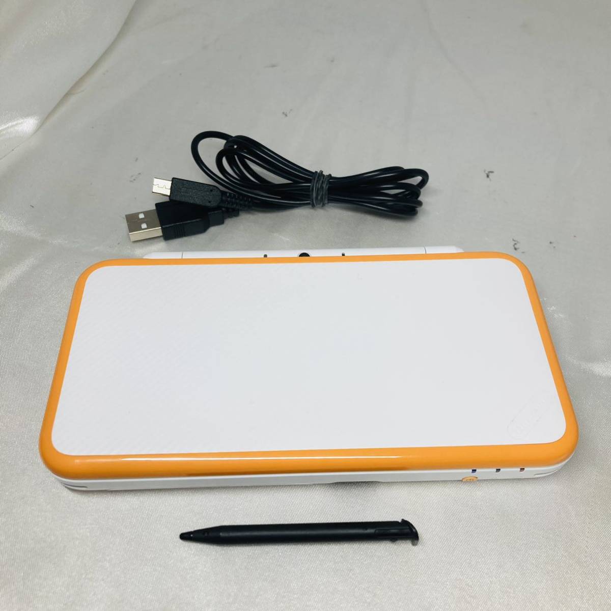 任天堂ニンテンドー 動作確認OK NEW Nintendo 2DSLL 少なから 充電器