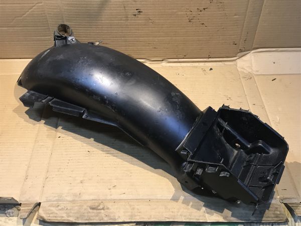 レストアベース CBX550F 純正リアインナーフェンダー CBX400F PC04 s