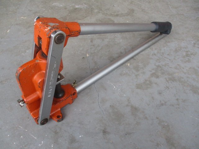 中古品　ネグロス電工　チャンネル穴あけ工具　ダクター用穴あけ工具　MAKD　適合板厚2ｍｍ　い-9