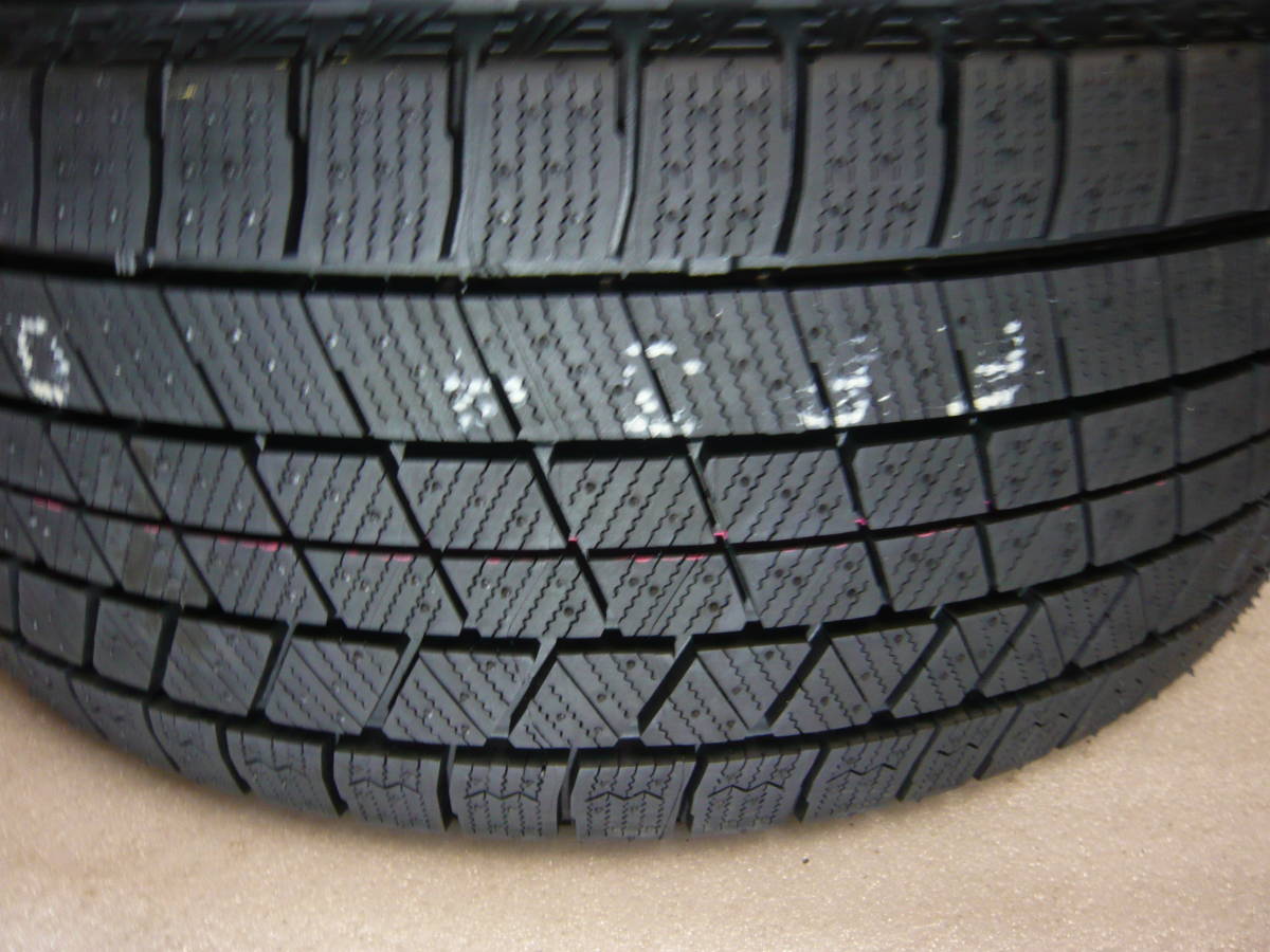 ブリヂストン VRX BLIZZAK vrx 215⁄50R17 中古スタッドレスタイヤ国内 