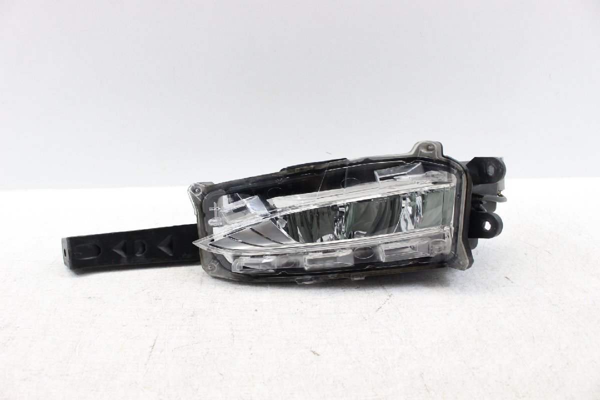 レクサス LED AGZ10 後期3眼LED 右ヘッドライト純正KOITO 美 美品/破損無　レクサス　NX200　AGZ10 前期　LED　フォグランプ　左　左側　コイト　78-7　81220-78010　302049