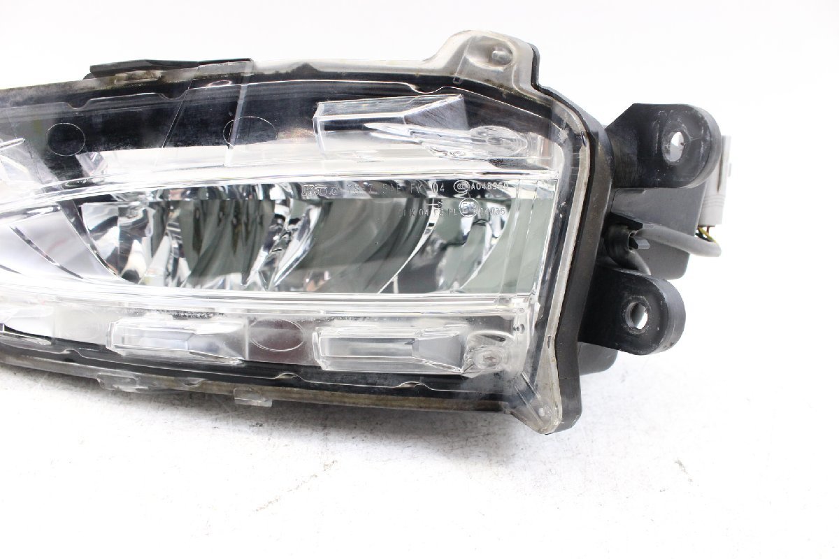 レクサス LED AGZ10 後期3眼LED 右ヘッドライト純正KOITO 美 美品/破損無　レクサス　NX200　AGZ10 前期　LED　フォグランプ　左　左側　コイト　78-7　81220-78010　302049