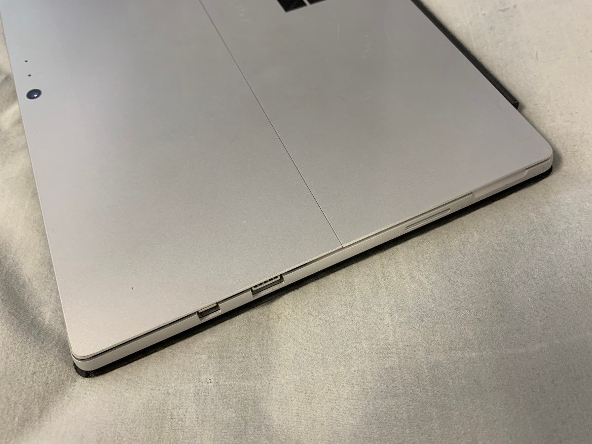 ☆送料無料☆ジャンク☆Surface Pro 5 (1796)☆シルバー☆0326000497☆SYS
