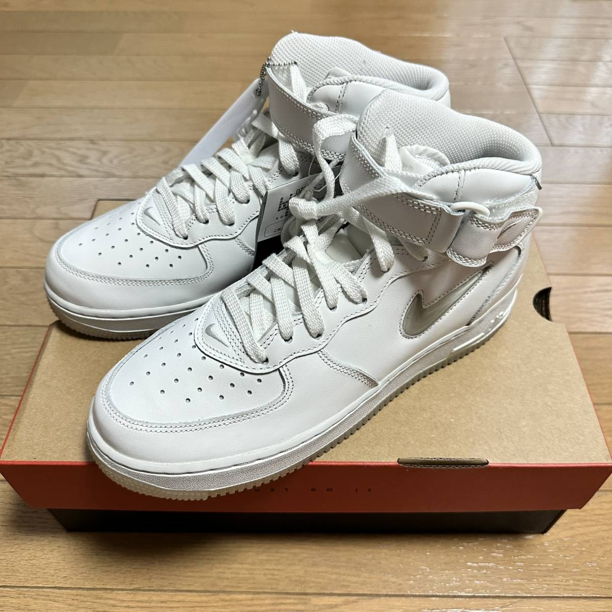 NIKE (ナイキ) エアフォース1 ミッド カラーオブザマンス ホワイトジュエル ハイカットスニーカー ホワイト US8.5 26.5cm DZ2672-101