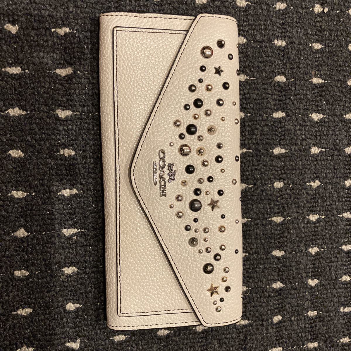 コーチ　新品　美品白長財布 