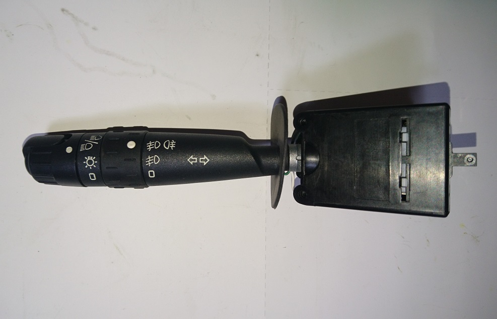 シトロエン　Xantia ライトスイッチ　中古品