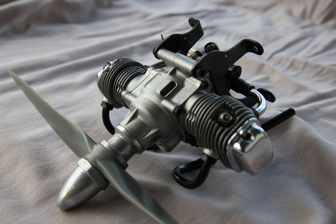 SAITO FA-60T Engine Glow 4-Stroke Twin Saito V型2気 斉藤