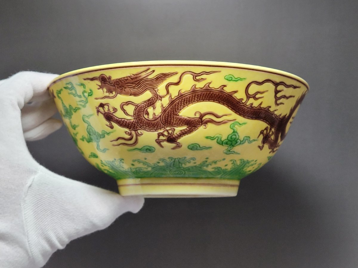 人気セール，大人気 素三彩 陰刻龍紋 碗 大明成化年製 銘 時代唐物 幅約19.2cm / 盃 小碗 杯 盞 小鉢 茶道具 煎茶道具 酒器 唐物 人間国宝 李朝 高麗 古玩(色絵磁器)｜売買されたオークション情報、yahooの商品情報を 骨董陶磁器一般