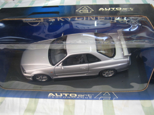 オートアート 日産 スカイライン R34 GT-R 1/18！ オートアート