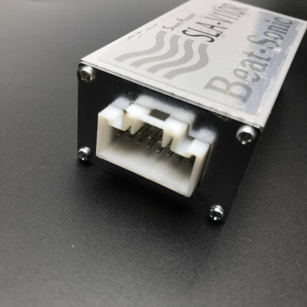【人気定番，低価】 希少 Beat－Sonic ビートソニック SLA－V110R NHW20 プリウス 20系 社外 ナビ用 サウンドアダプター 即決/即納