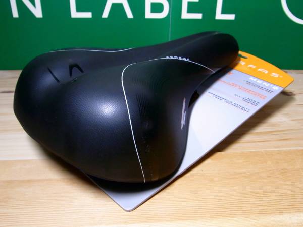ふわふわ　やわらか　サーファス MSC-226E ゲル入りメンズサドル