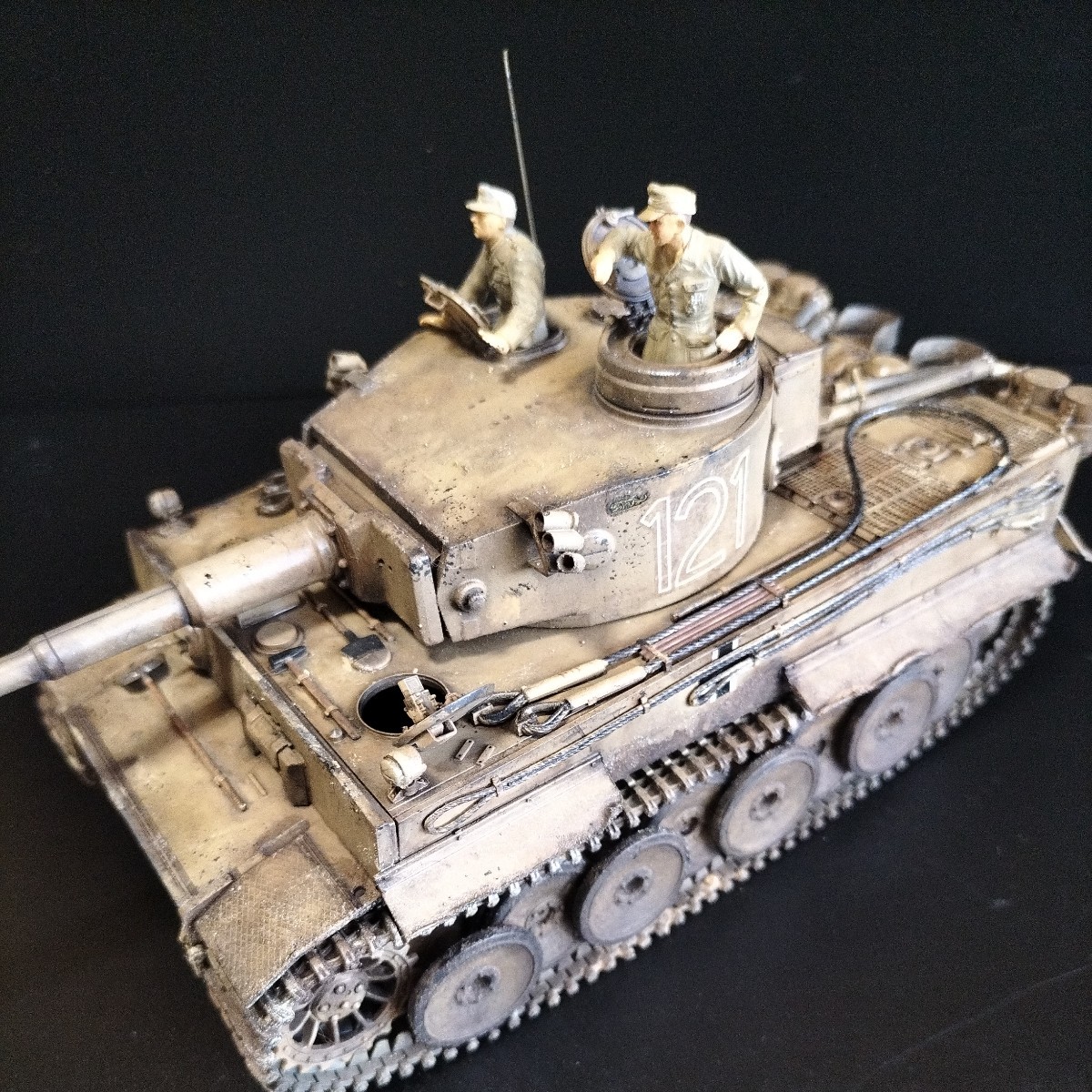 タミヤ1/35完成品ドイツタイガー1型極初期型アフリカ戦線