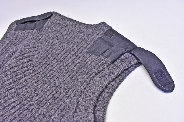 THE WOOLLY PULLY ☆ ウーリープーリー ☆ Vネック ベスト ☆ グレー