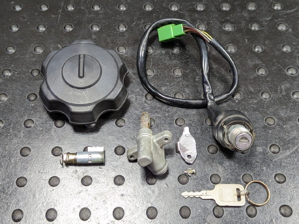 ■カワサキ KSR50 純正 キーセット メインキーシリンダー タンクキャップ 実働車外し 2ストローク 検索 KSR80 KSR110 [R051110]