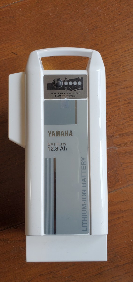 大得価，限定SALE 美品 ヤマハ電動自転車バッテリー12.3Ah 品番：X0T-02(