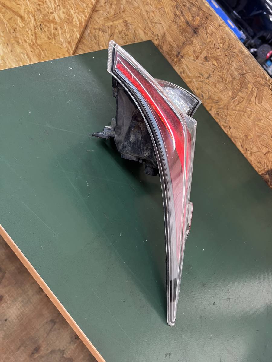 50プリウス ZVW50 ZVW51 左 テールランプ 上側 81560-47152 47-87 47