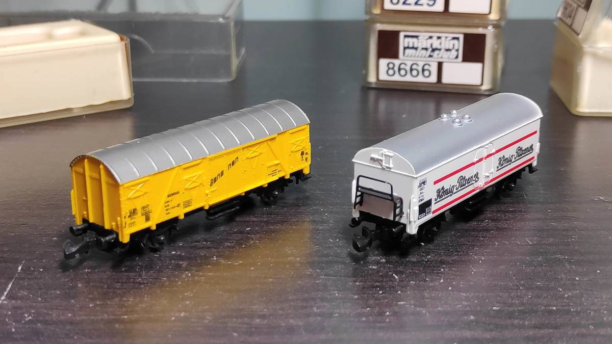 メルクリン ミニクラブ 8902 動力車1両+客車3両 及び線路リレーラーセット メルクリン ミニクラブ 8902 動力車1両+客車3両 及び線路リレーラー