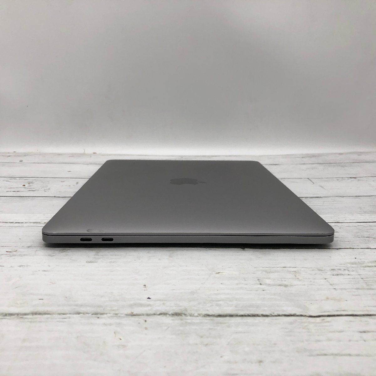 Apple MacBook Pro 13-inch 2017 Four Thunderbolt 3 ports Core i7