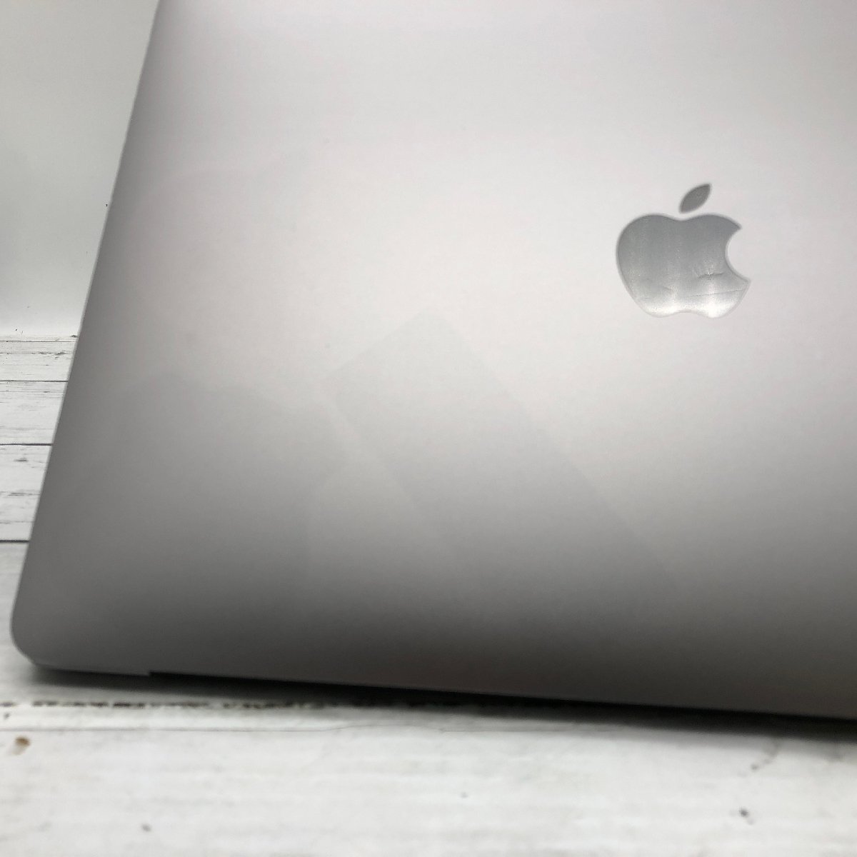 Apple MacBook Pro 13-inch 2017 Four Thunderbolt 3 ports Core i7