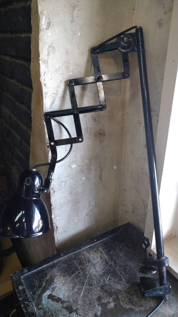 激安大特価，爆買い ドイツ PHW シザーランプ クランクタイプ ビンテージ インダストリアル PhW Vintage Bauhaus Industrial scissor lamp 1930's(照明)｜売買されたオークション情報、yahooの商品情報をアーカイブ公開 - オ 照明