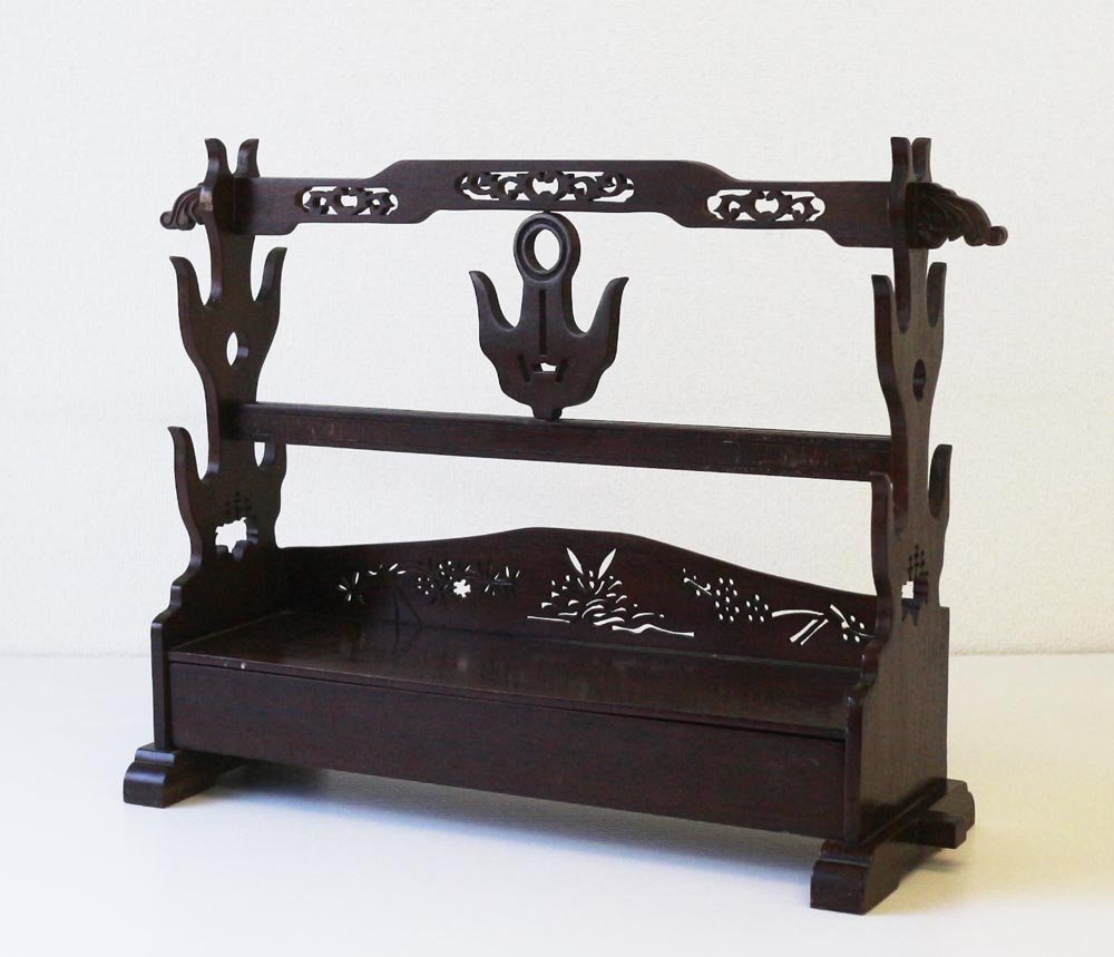 木製透彫刀掛 収納引出付 61×20×45cm 時代骨董[G176]