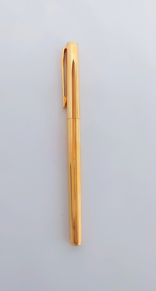 MONTBLANC 万年筆 ゴールドカラー ペン先585 MONTBLANC/ モンブラン/ ペン先 585刻印/14金/ゴールドカラー/ 箱