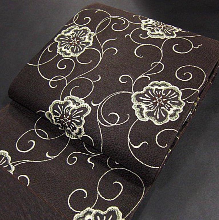 美しいキモノ掲載柄　新品未仕立　西陣織六通柄袋帯　こげ茶　柿渋染