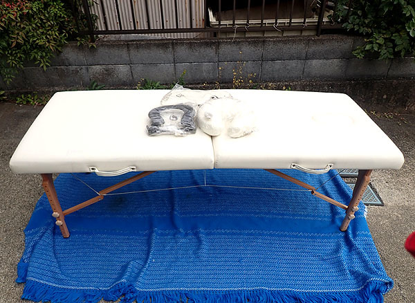 美品【ワールドジェイビー 木製 折りたたみマッサージベッド】WorldJB