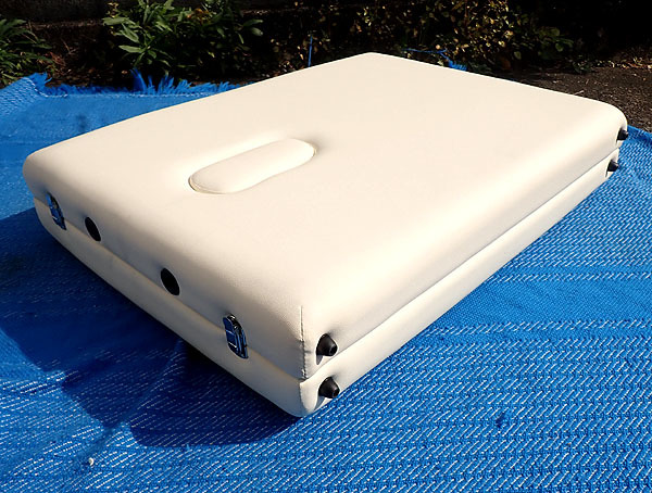 美品【ワールドジェイビー 木製 折りたたみマッサージベッド】WorldJB