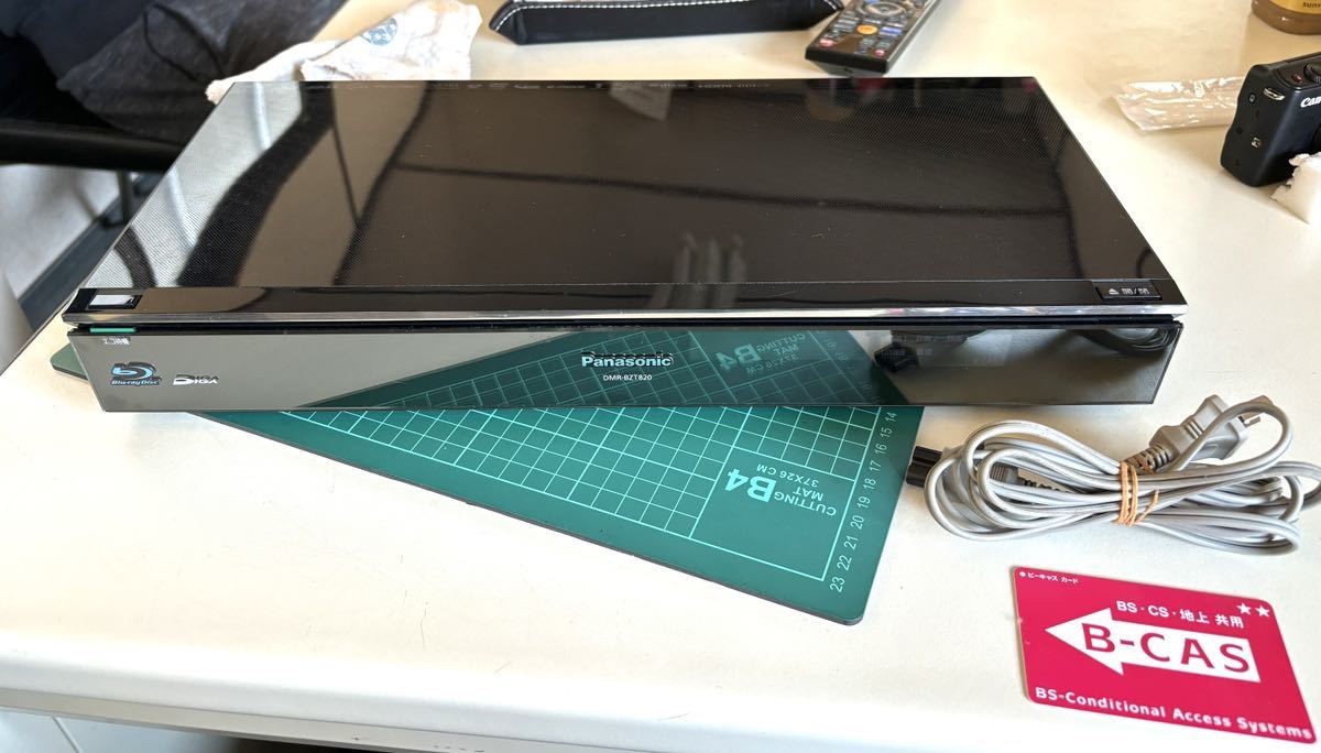 美品Panasonic パナソニック DMR-BZT820 ブルーレイディスク レコーダー 2012年製、カードとコード付き、通電確認済み