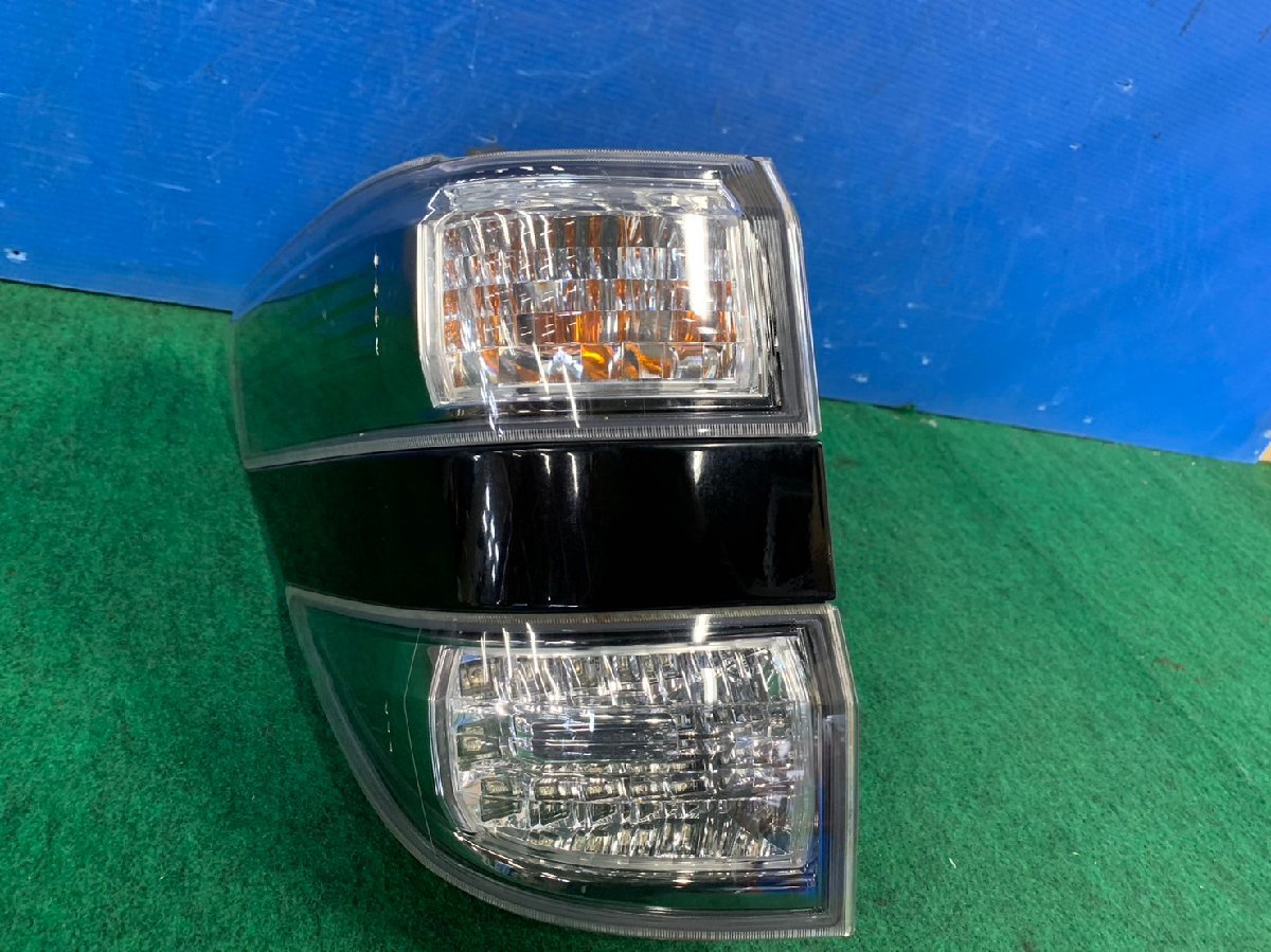 ヴェルファイア　ATH20 純正左テールランプ　テールライト　KOITO 58-29[Y/7476]