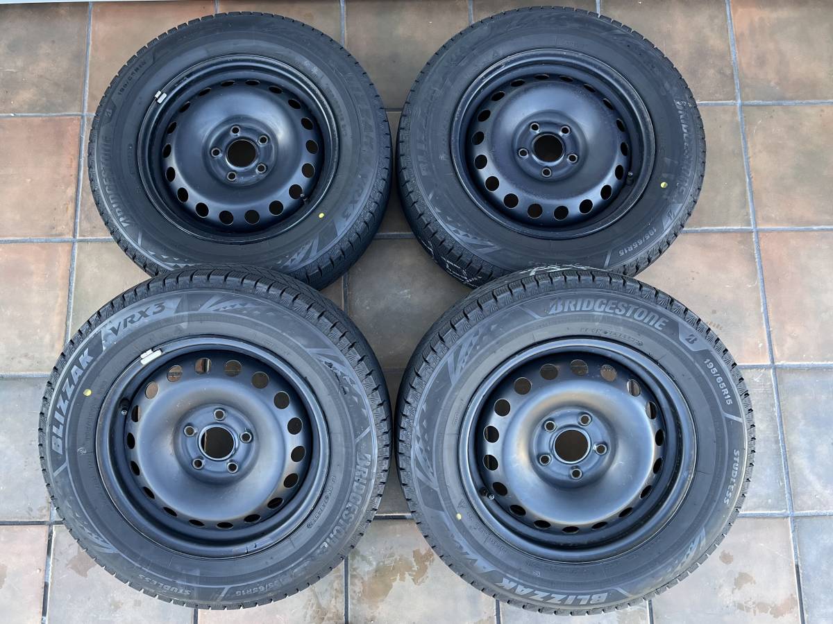 ブリヂストン BLIZZAK VRX3 195/65/R15 鉄ホイール付き 2022年製造 