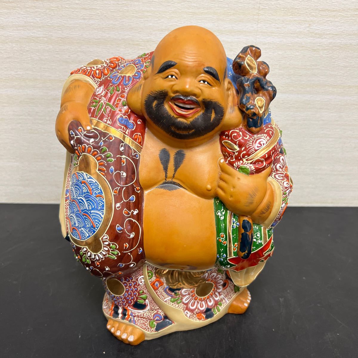 2489 九谷焼　布袋様　置物 九谷焼 布袋様 置物 縁起物 2489 九谷焼 布袋様 置物 九谷焼 布袋様