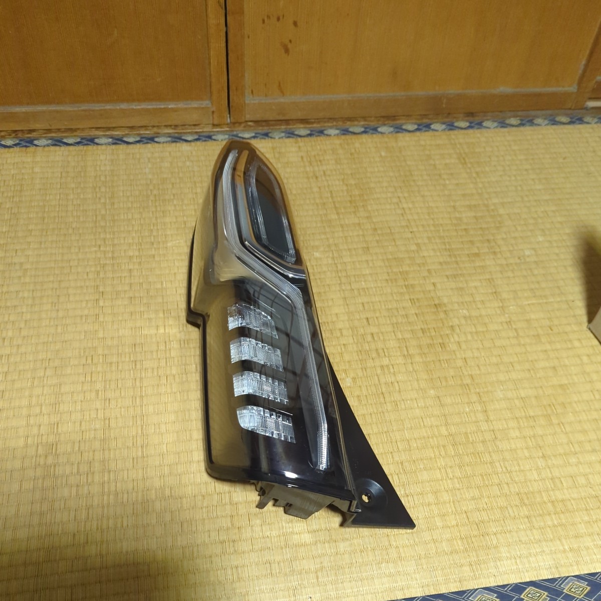 JF3 N-BOX カスタム ホンダ 前期 左 純正 JF4 LED テールランプ jf3