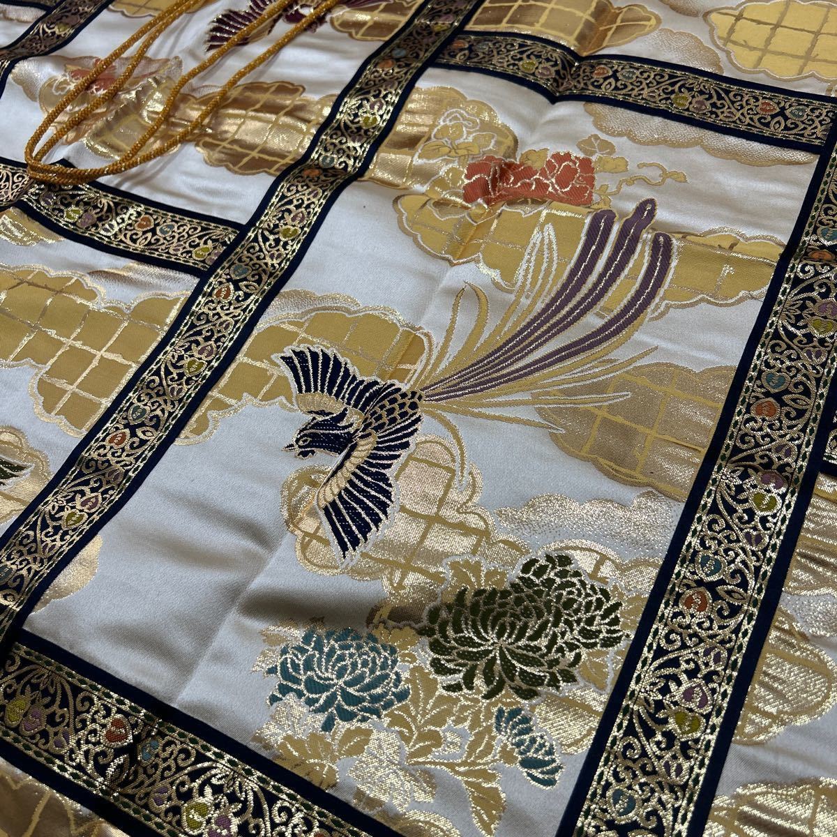 美品【金襴地蔵袈裟】【七条袈裟】 冬用 鳳凰柄 正絹 法要 葬儀 仏具 僧侶