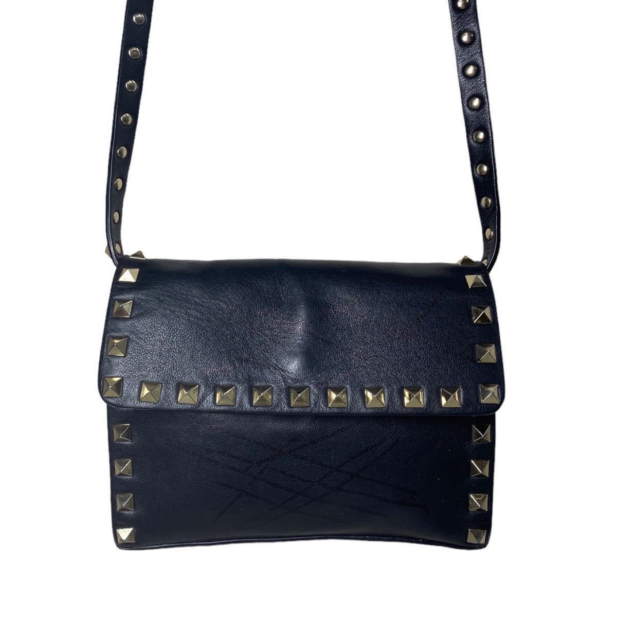 VALENTINO レザー ショルダーバッグ ブラック バッグ 斜め掛け ショルダー 肩掛け 黒 サコッシュ 