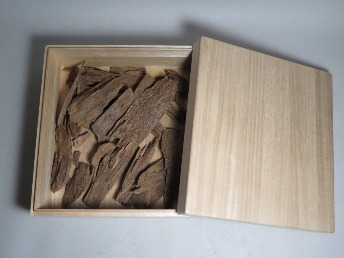 香木 ドロ沈香◆まとめ売り 約195ｇ 香道家の蔵出し 聞香用/お香/香道具　香木沈香伽羅/松隠軒 志野流/御家流/各宗寺院御用達12508