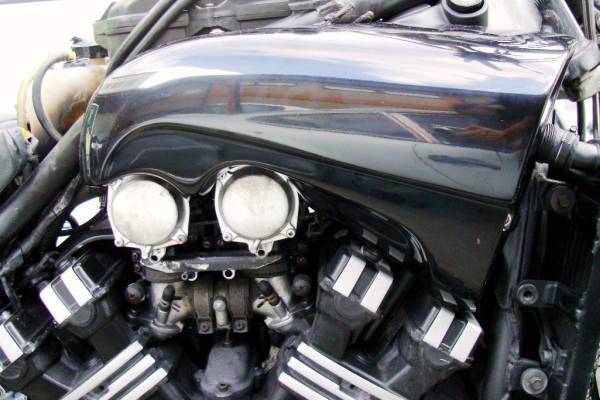 【ゲリラセール!!】YAMAHA 旧V-MAX ビッグサイドインテークダクト(黒