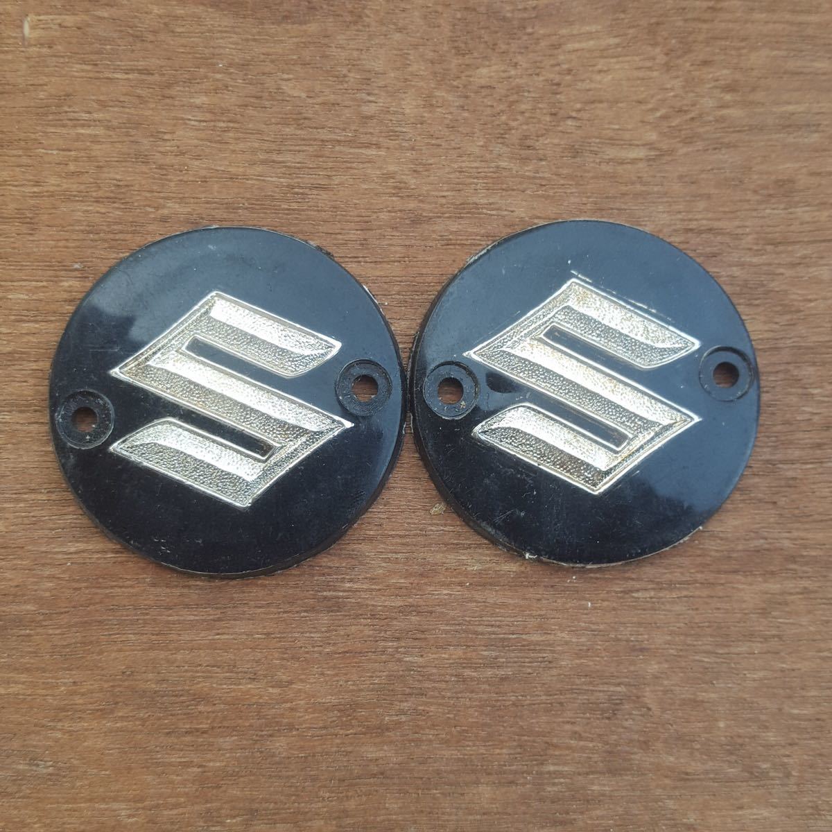 スズキ K10 K11 セルベットタンクエンブレム 純正 未使用