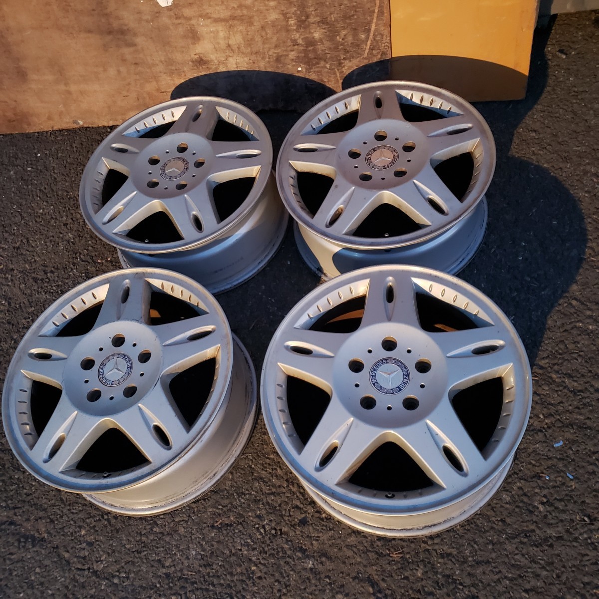 ♪♪メルセデス・ベンツ Mercedes-Benz W463 Gクラス 純正アルミ 