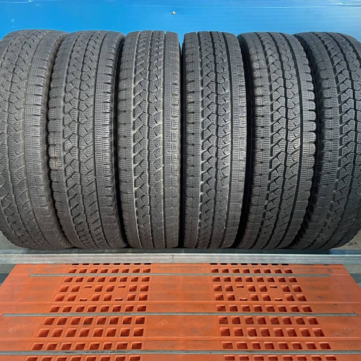 195/85R16 114/112L LT ブリヂストンBLIZZAK W979 スタッドレスタイヤ6