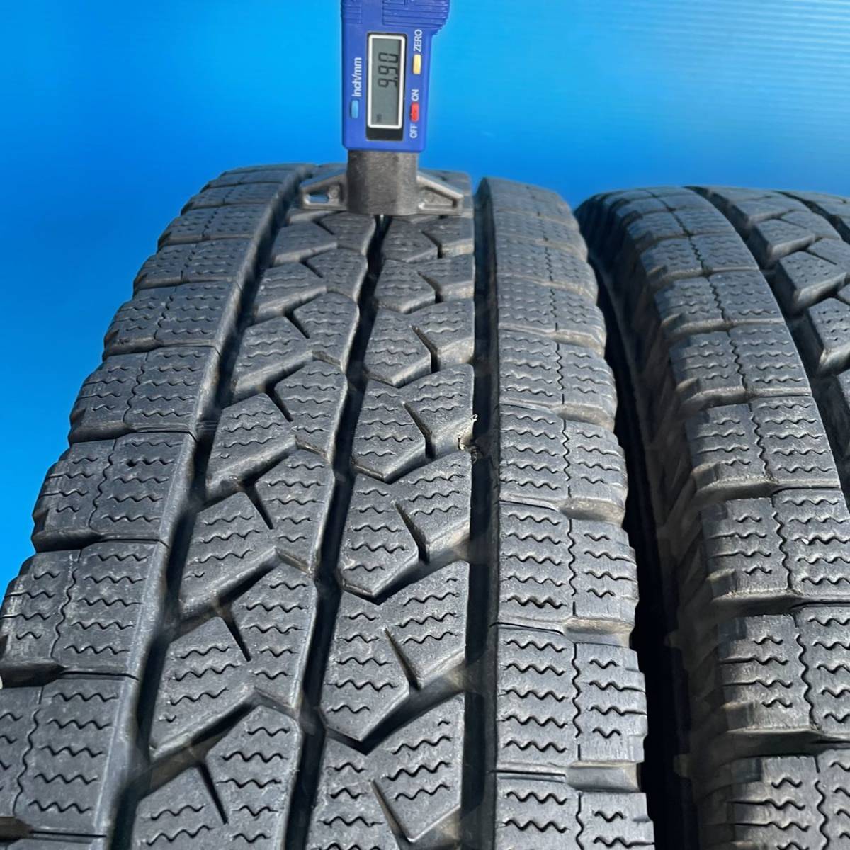 195/85R16 114/112L LT ブリヂストンBLIZZAK W979 スタッドレスタイヤ6