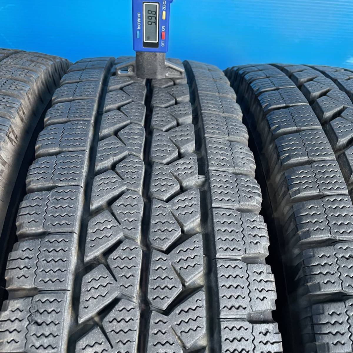 195/85R16 114/112L LT ブリヂストンBLIZZAK W979 スタッドレスタイヤ6