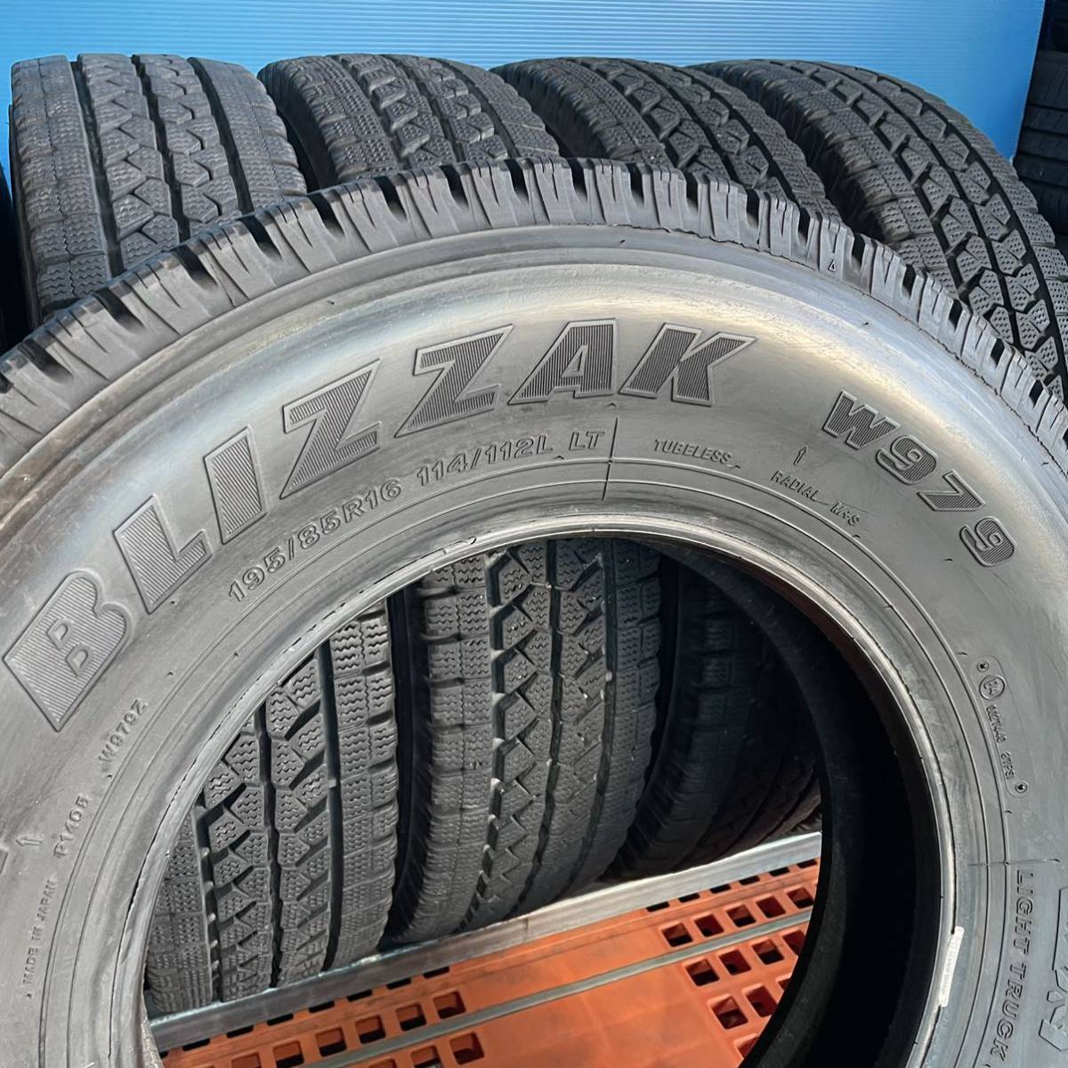 195/85R16 114/112L LT ブリヂストンBLIZZAK W979 スタッドレスタイヤ6
