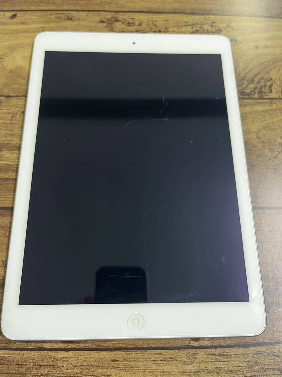 Apple iPad Air 32GBシルバー (Softbank) MD795J/A iPad シルバー air