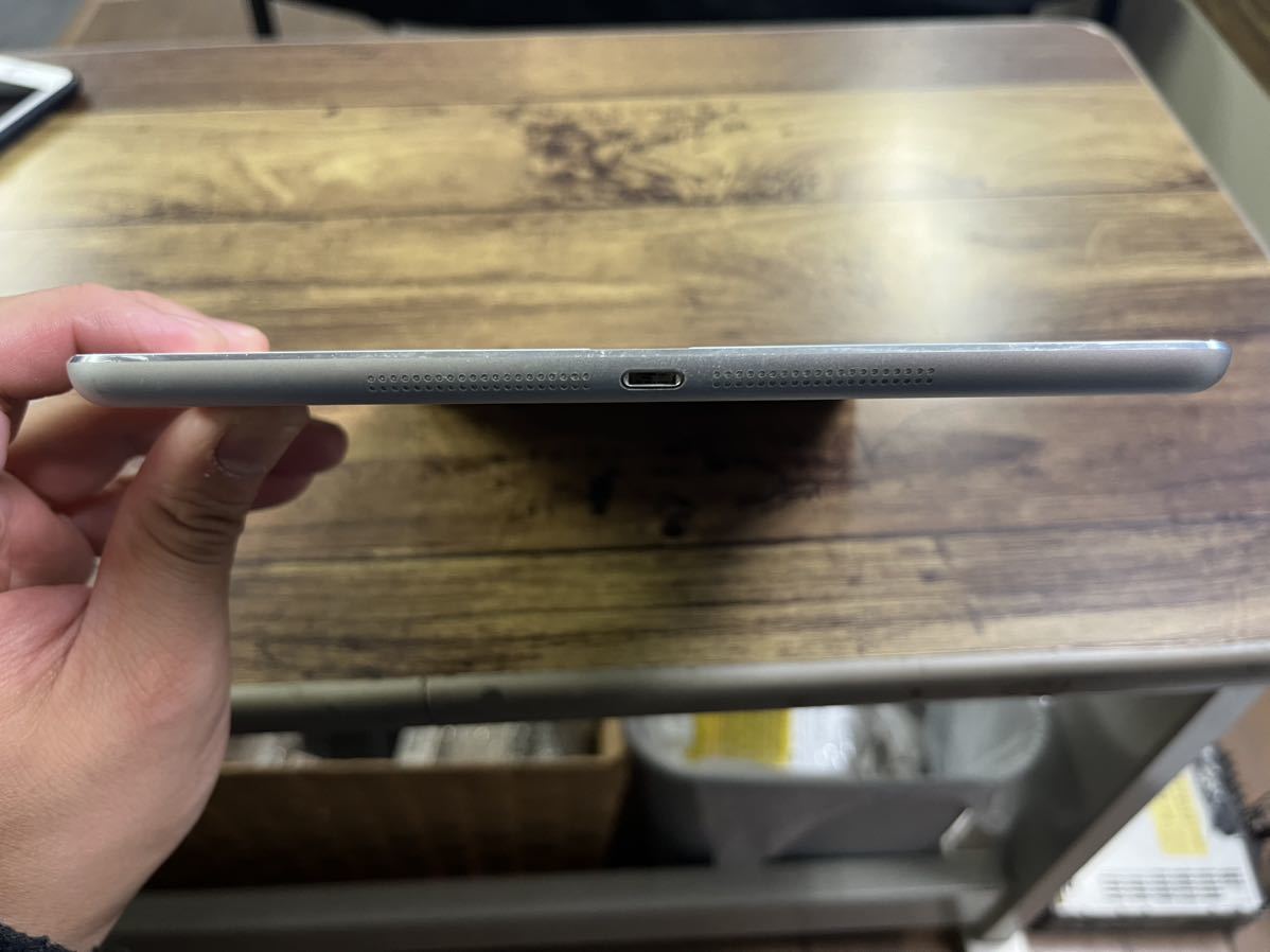 Apple iPad Air 32GBシルバー (Softbank) MD795J/A iPad シルバー air