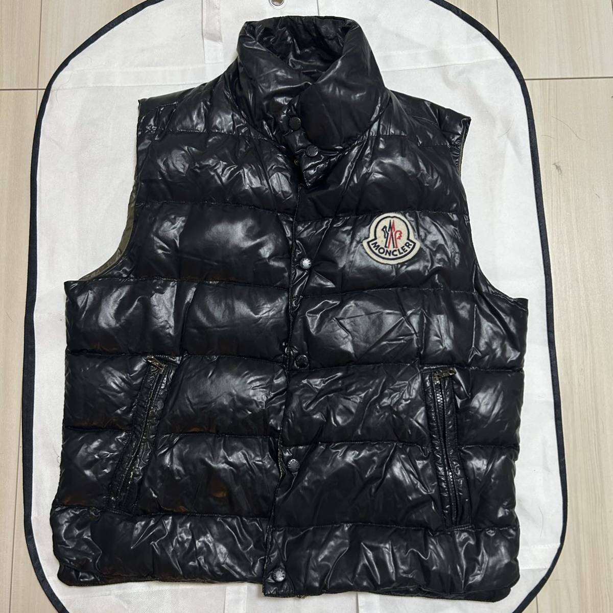 定番，正規品 破格最安値 MONCLER モンクレール ダウンベスト 黒 ２(男性用)｜売買されたオークション情報、yahooの商品情報をアーカイブ公開 - オークファン 男性用