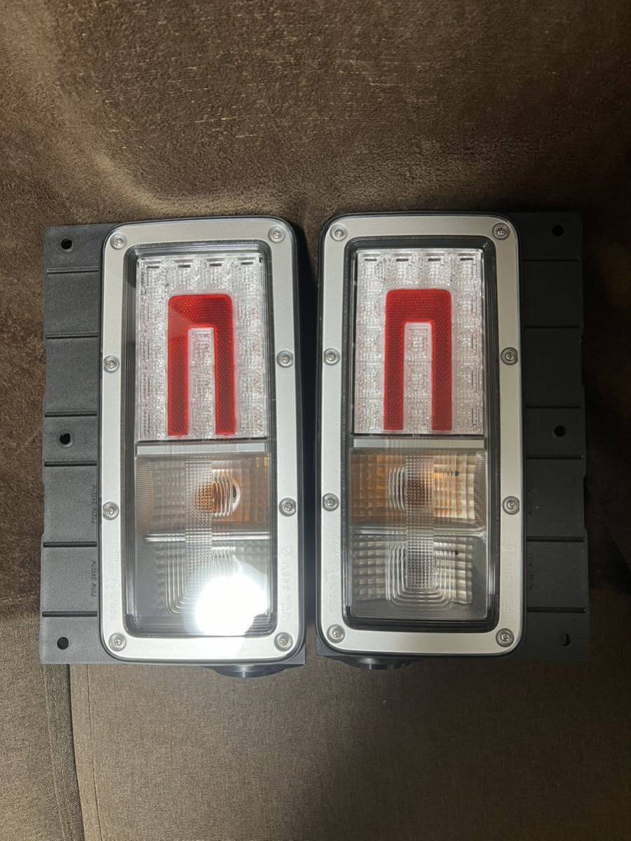 日野LEDテールランプ 左右　新車外し　美品 新車外し】日野 純正 LED テールランプ 【公式通販】