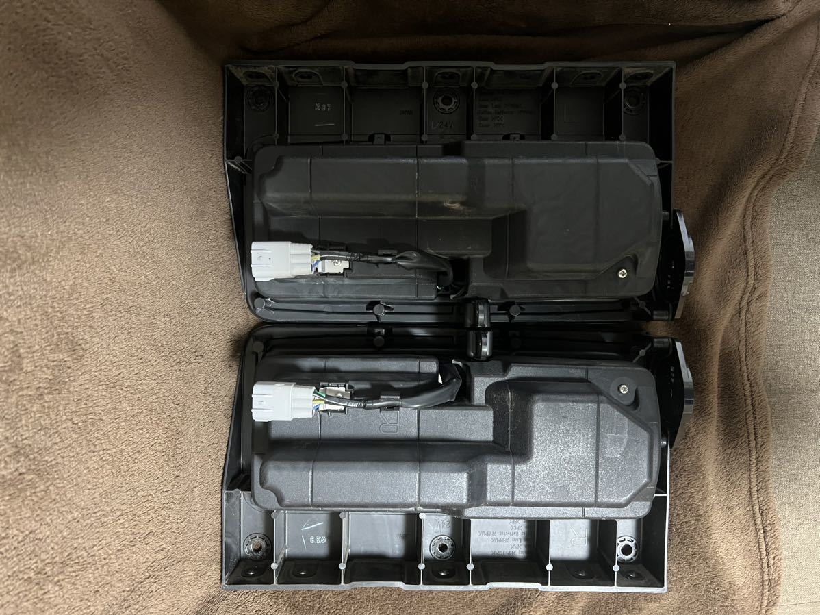 新車外し】日野 純正 LED テールランプ LED 日野 大型用テールランプ