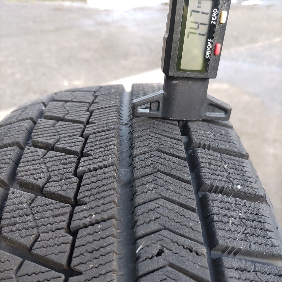 195&frasl;65R15 91Q : 2019年製 BRIDGESTONE 195&frasl;65r15」の人気商品一覧・価格比較 ブリザック　VRX 195/65R15 91Q　スタッドレスタイヤ4本